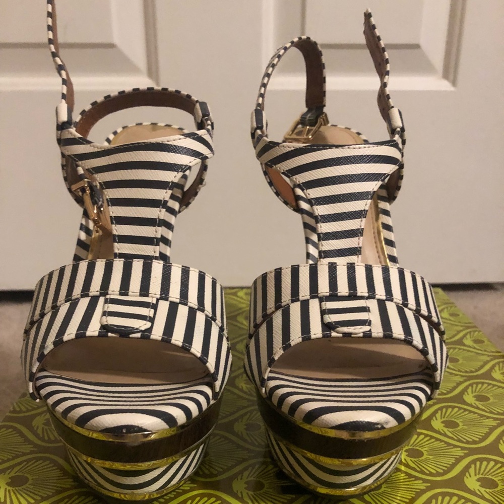 Gianni Bini platform t strap